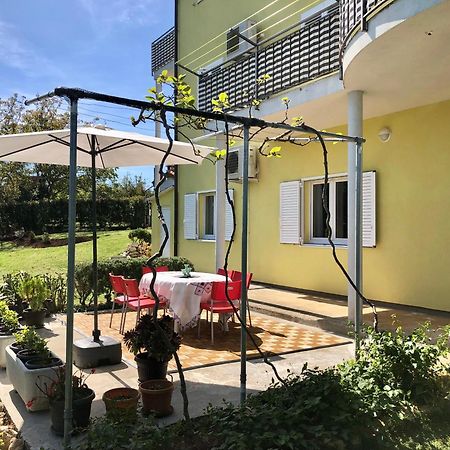 Goldfinch Estate Apartment Баньоле Екстериор снимка