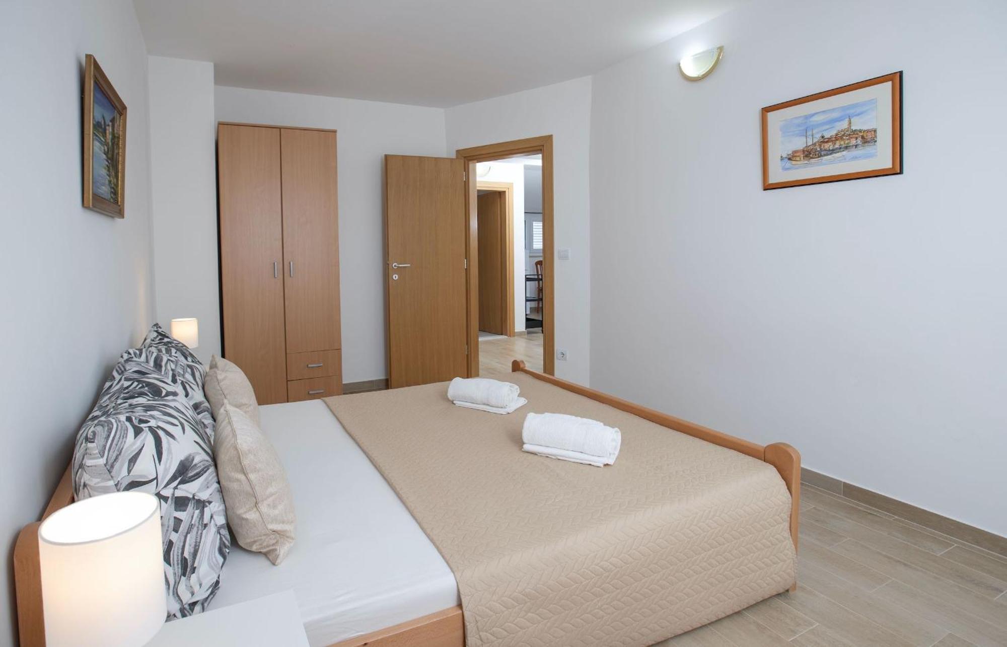 Goldfinch Estate Apartment Баньоле Стая снимка