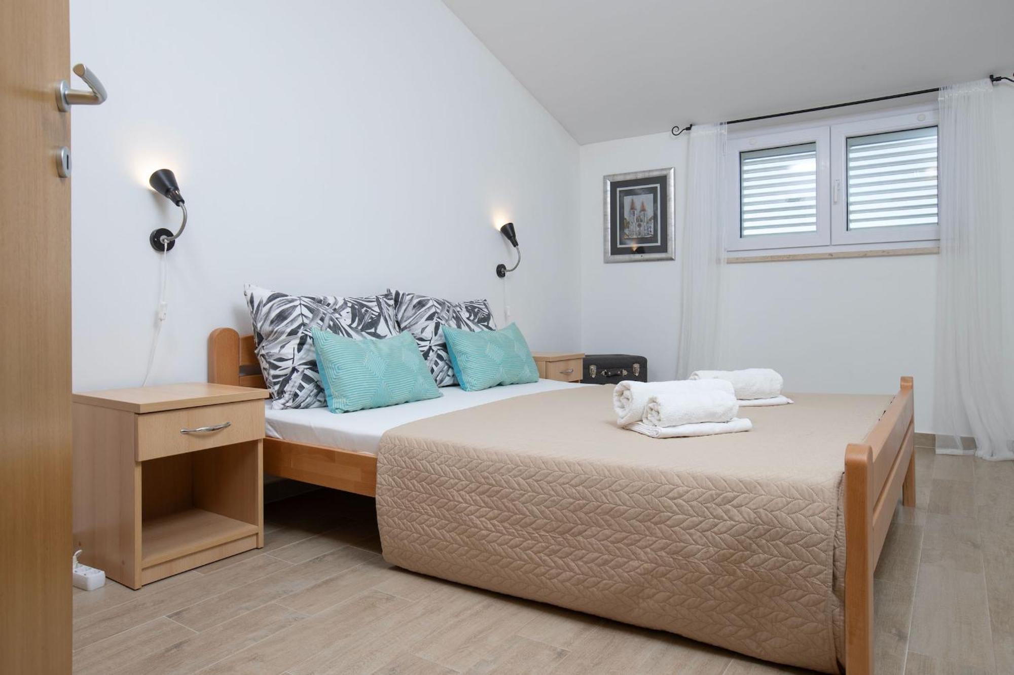 Goldfinch Estate Apartment Баньоле Стая снимка