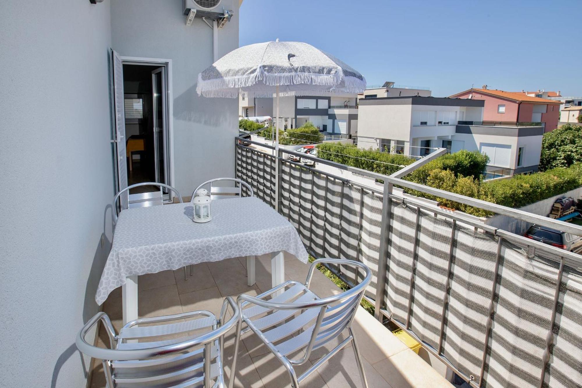 Goldfinch Estate Apartment Баньоле Стая снимка